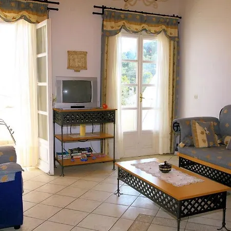Appartement Theophilos 2